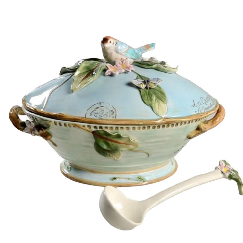 Fitz and Floyd Toulouse Blue. Soup Tureen & Lid w Ladle, 3.5 Quart